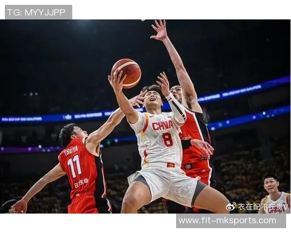 FIBA评亚洲杯十大瞬间:胡金秋上榜中国队成背景 FIBA评亚洲杯十大瞬间:胡金秋上榜中国队成背景