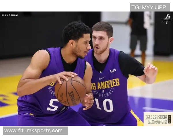 无心插柳？米哈伊柳克空中犹豫妙传，菲利波夫斯基切入暴扣引爆全场