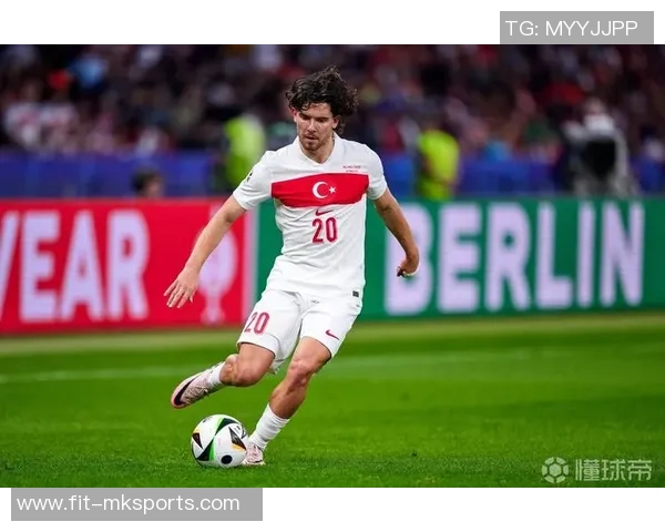 16岁的天空:多特蒙德超新星阿尔伯特本轮青年欧冠集锦 16岁的天空:多特蒙德超新星阿尔伯特本轮青年欧冠集锦