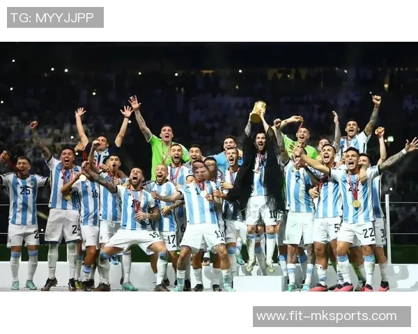 一阿根廷球迷为纪念祖父收集22年世界杯冠军签名,如今只差梅西 一阿根廷球迷为纪念祖父收集22年世界杯冠军签名,如今只差梅西