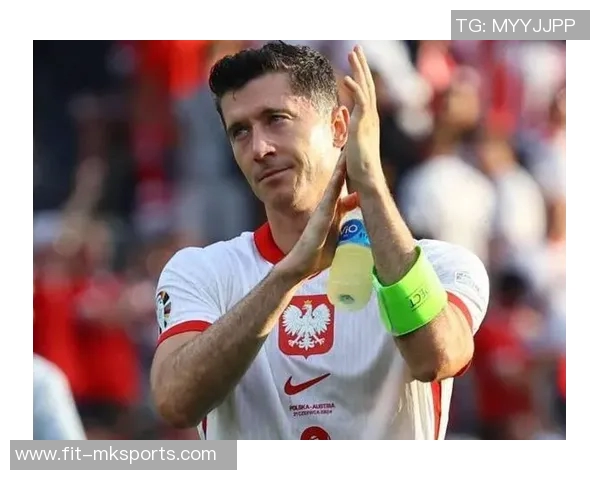 前波兰主帅:我与莱万从未有过不和;索萨的行为很虚伪 前波兰主帅:我与莱万从未有过不和;索萨的行为很虚伪