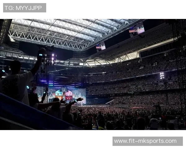 每体:伯纳乌球场顶棚关闭时不通风,球迷抱怨像是桑拿房 每体:伯纳乌球场顶棚关闭时不通风,球迷抱怨像是桑拿房