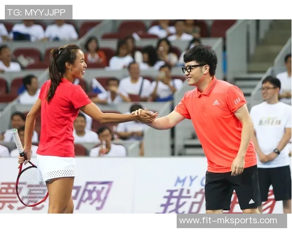 维尼修斯社媒秀恩爱:球场上风驰电掣,女友身边秒变俏皮男孩 维尼修斯社媒秀恩爱:球场上风驰电掣,女友身边秒变俏皮男孩